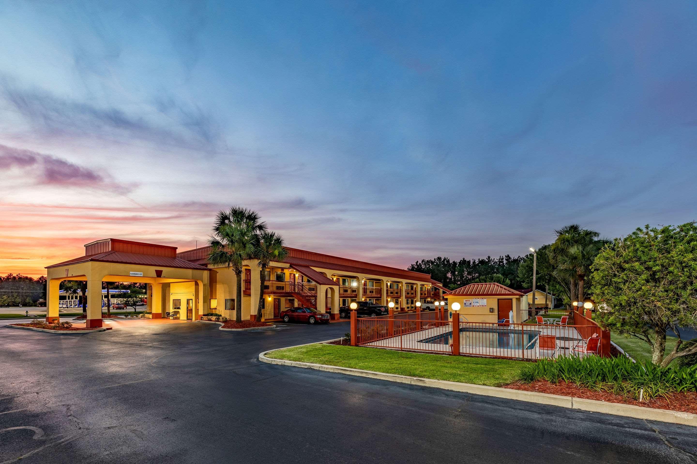 Econo Lodge Кингсленд Экстерьер фото